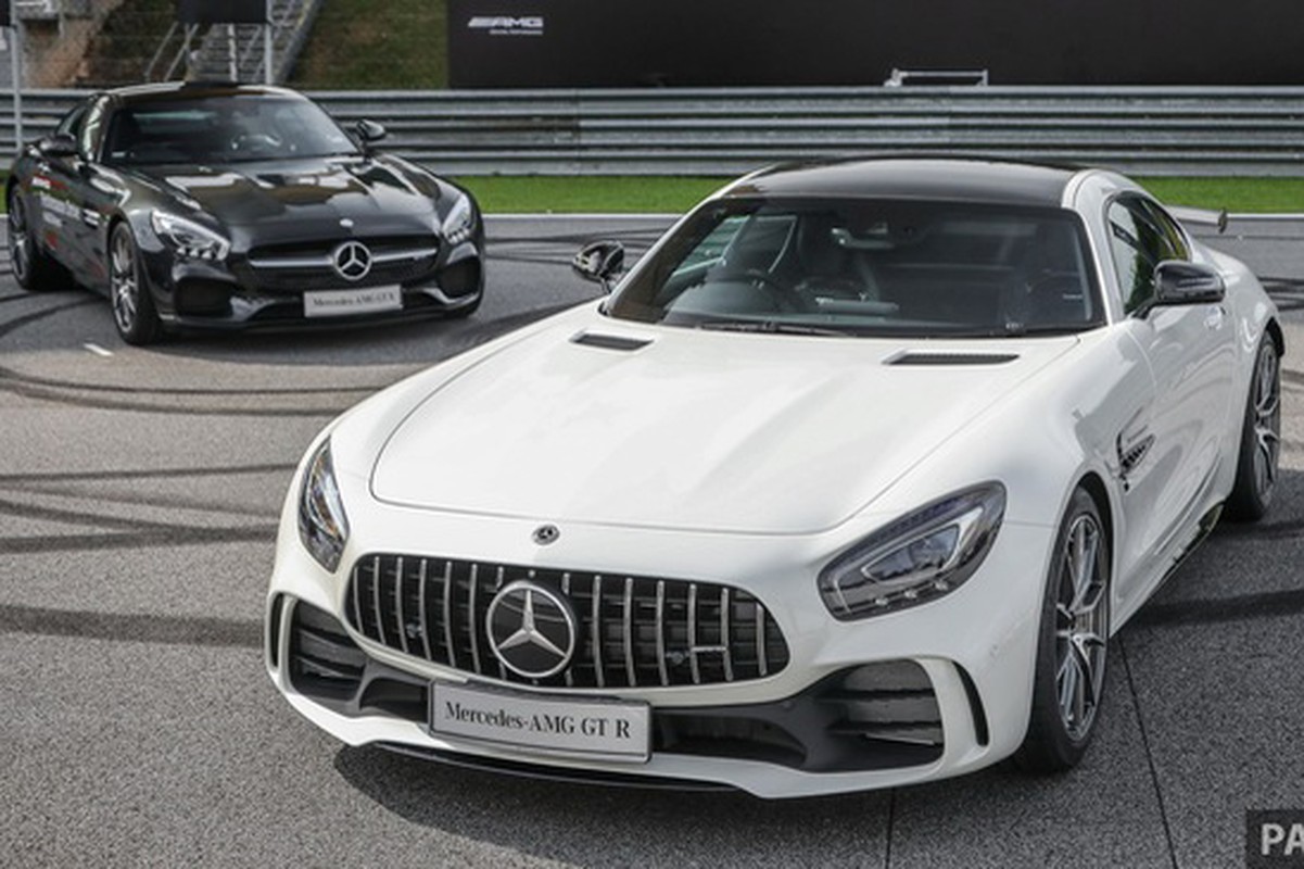 Mercedes-AMG GT R 2017 chot gia hon 9 ty dong